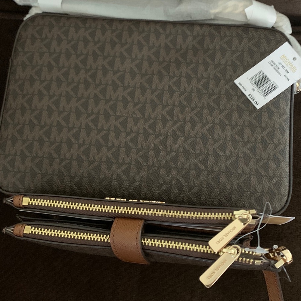 MICHAEL KORS CROSSBODY/DOUBLE ZIP WRISTLET… - Picture 14 of 16